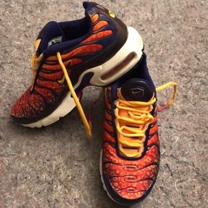 Boys Nike Air Tennis Shoes